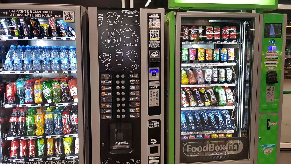 Distributeur de boissons chaudes de petite taille pour mettre dans un  bureau ou à l'accueil - Spécialiste des distributeurs automatiques à  Salon-de-Provence - Distri Matic